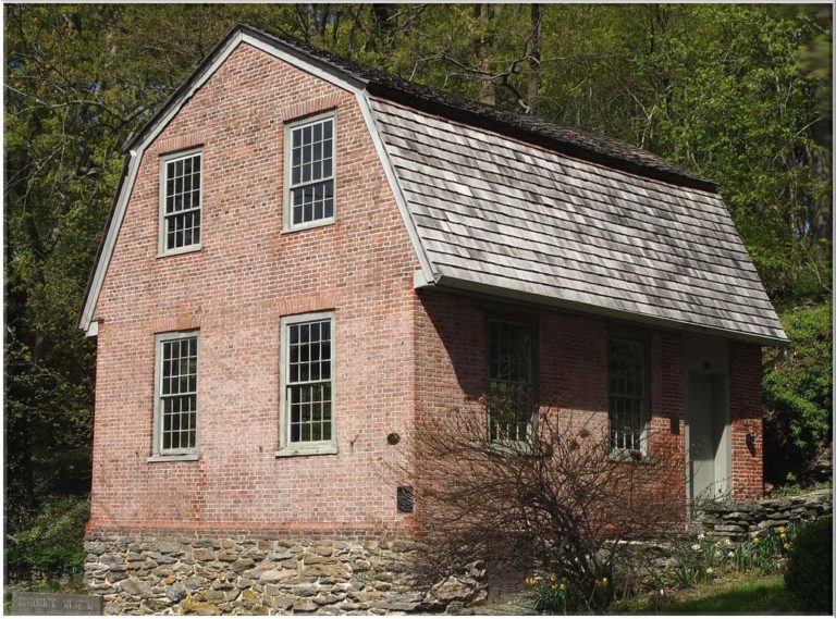 NRHP East District School 768x569