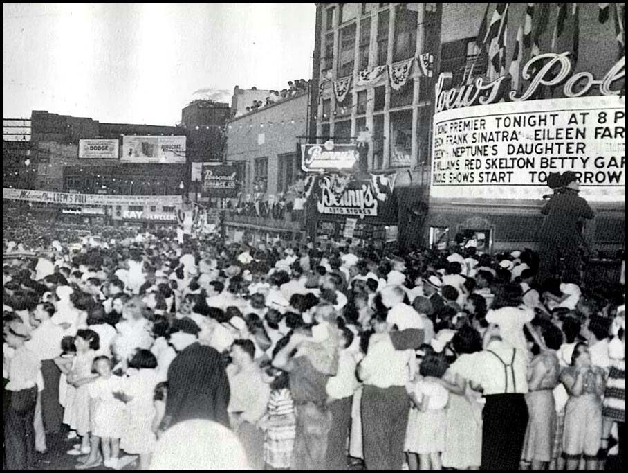 1949 Frank Sinatra Opens Lowes Poli Theater E1611692657134