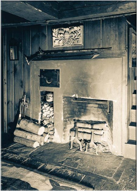 Captain_Richard_Charlton_House_Inside